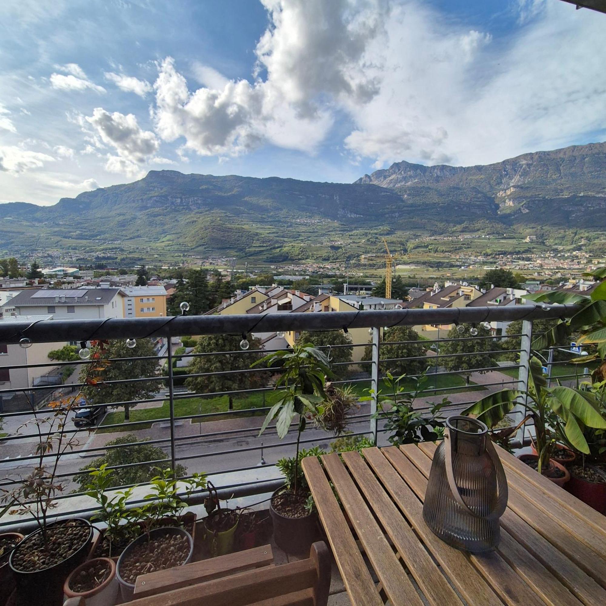 Vista Mozzafiato Sulle Alpi Apartman Rovereto  Kültér fotó